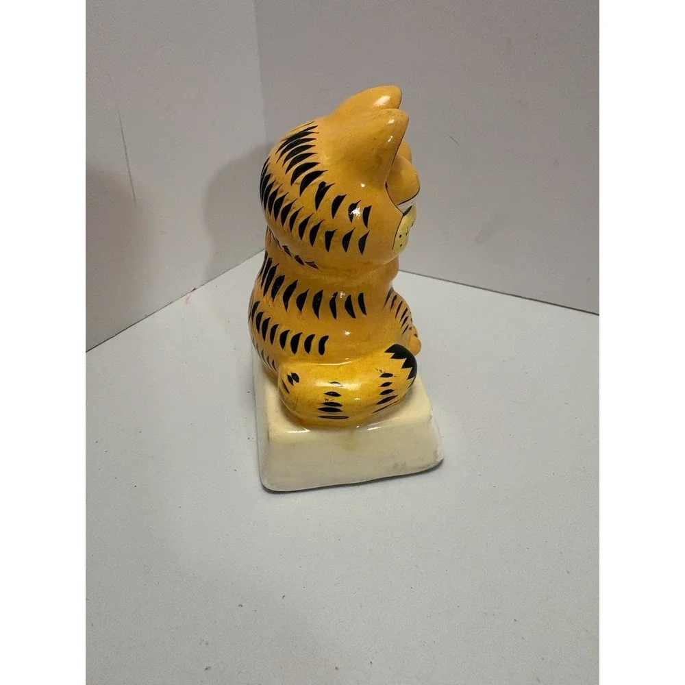 Garfield BLOW OUT THE‎ CANDLE AND LET'S EAT Ceramic Figurine 1978, 1981 Enesco